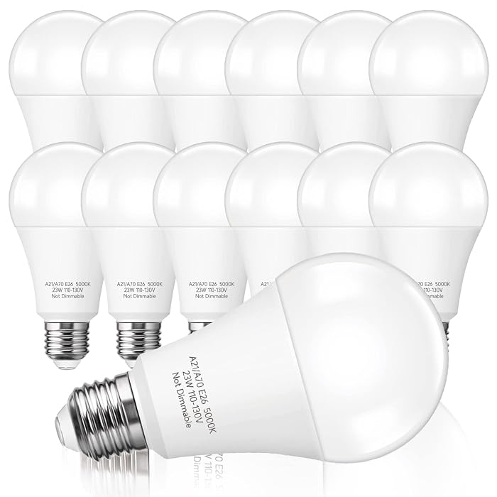 Amazon Basics LED Bulbs, 12-Pack, Daylight